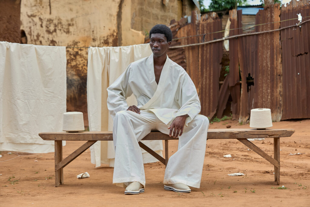 At BAKUS ORAYA, Cotton in Its Final State 3 At BAKUS ORAYA, Cotton in Its Final State SAVI0019