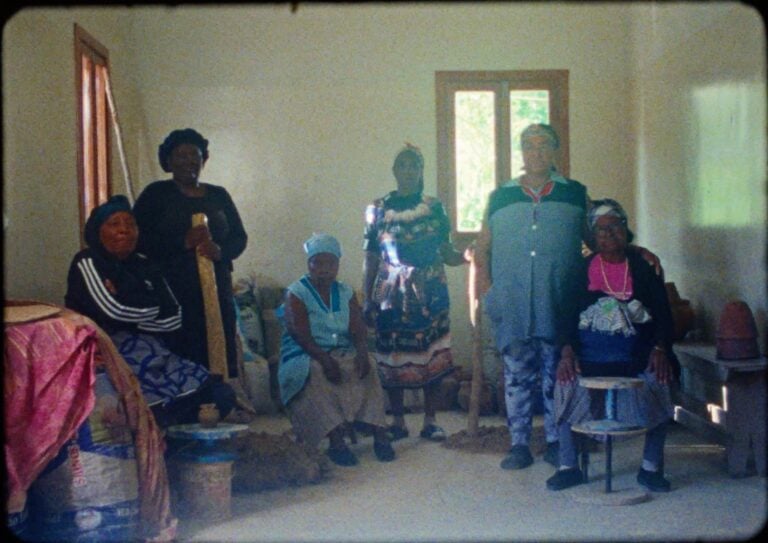 Home 5 Filhas do Barro / Daughters of Clay